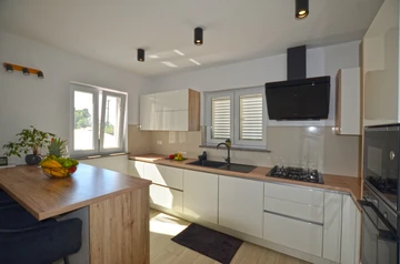 2-Bedroom Apartment in Bale for Up to 4 Guests