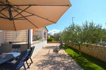 2-Bedroom Apartment in Bale for Up to 4 Guests