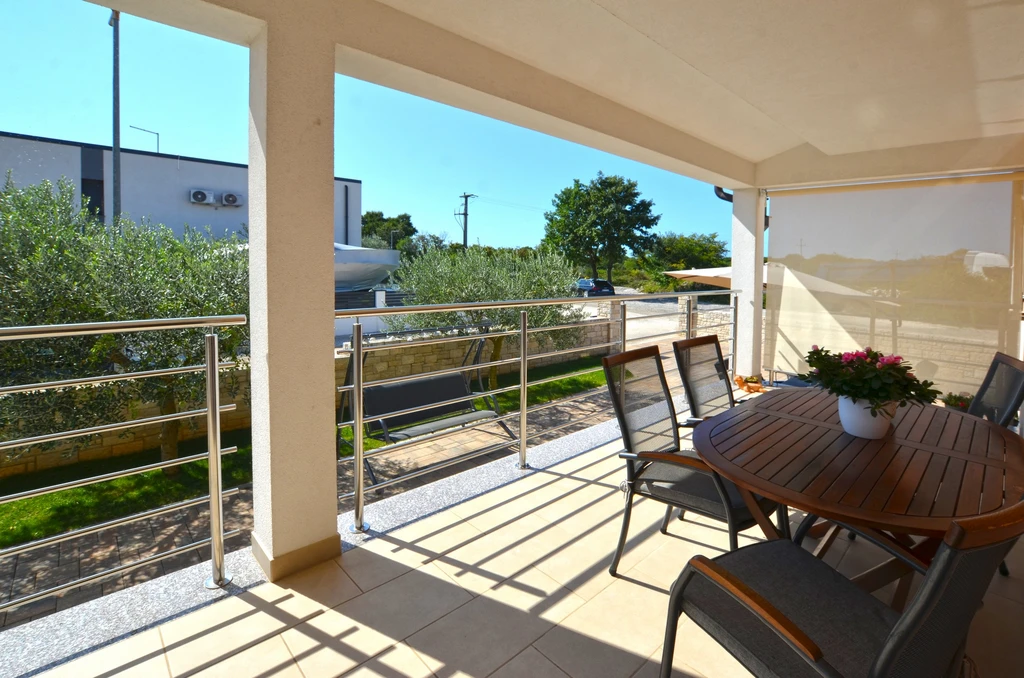 2-Bedroom Apartment in Bale for Up to 4 Guests