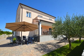 2-Bedroom Apartment in Bale for Up to 4 Guests