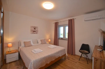 Holiday House in Bale for Up to 6 Guests