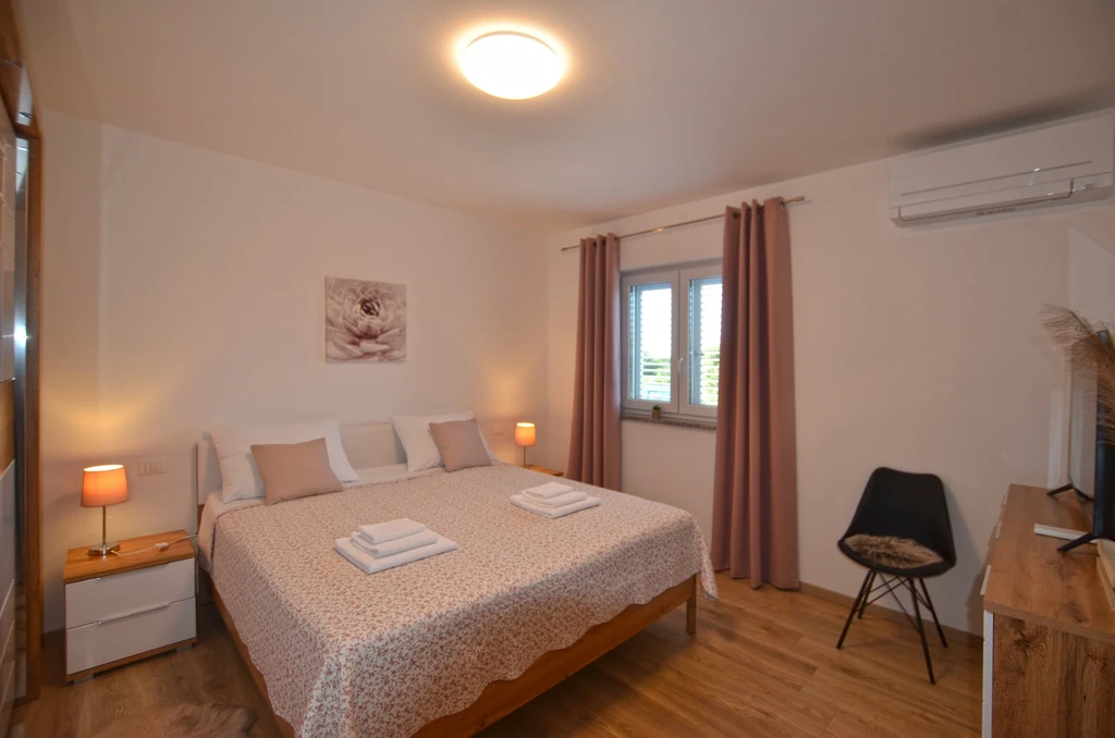 Holiday House in Bale for Up to 6 Guests