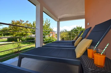 Holiday House in Bale for Up to 6 Guests