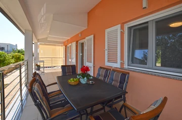 Holiday House in Bale for Up to 6 Guests