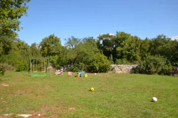 Holiday House in Bale for Up to 6 Guests