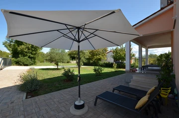 Holiday House in Bale for Up to 6 Guests