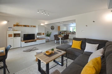 Holiday House in Bale for Up to 6 Guests