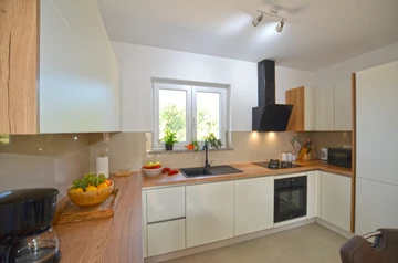 Holiday House in Bale for Up to 6 Guests