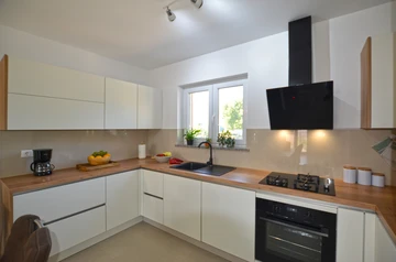 Holiday House in Bale for Up to 6 Guests