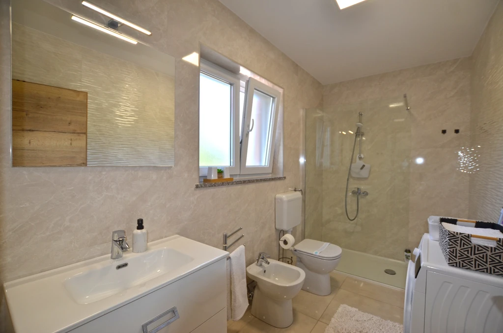 Holiday House in Bale for Up to 6 Guests