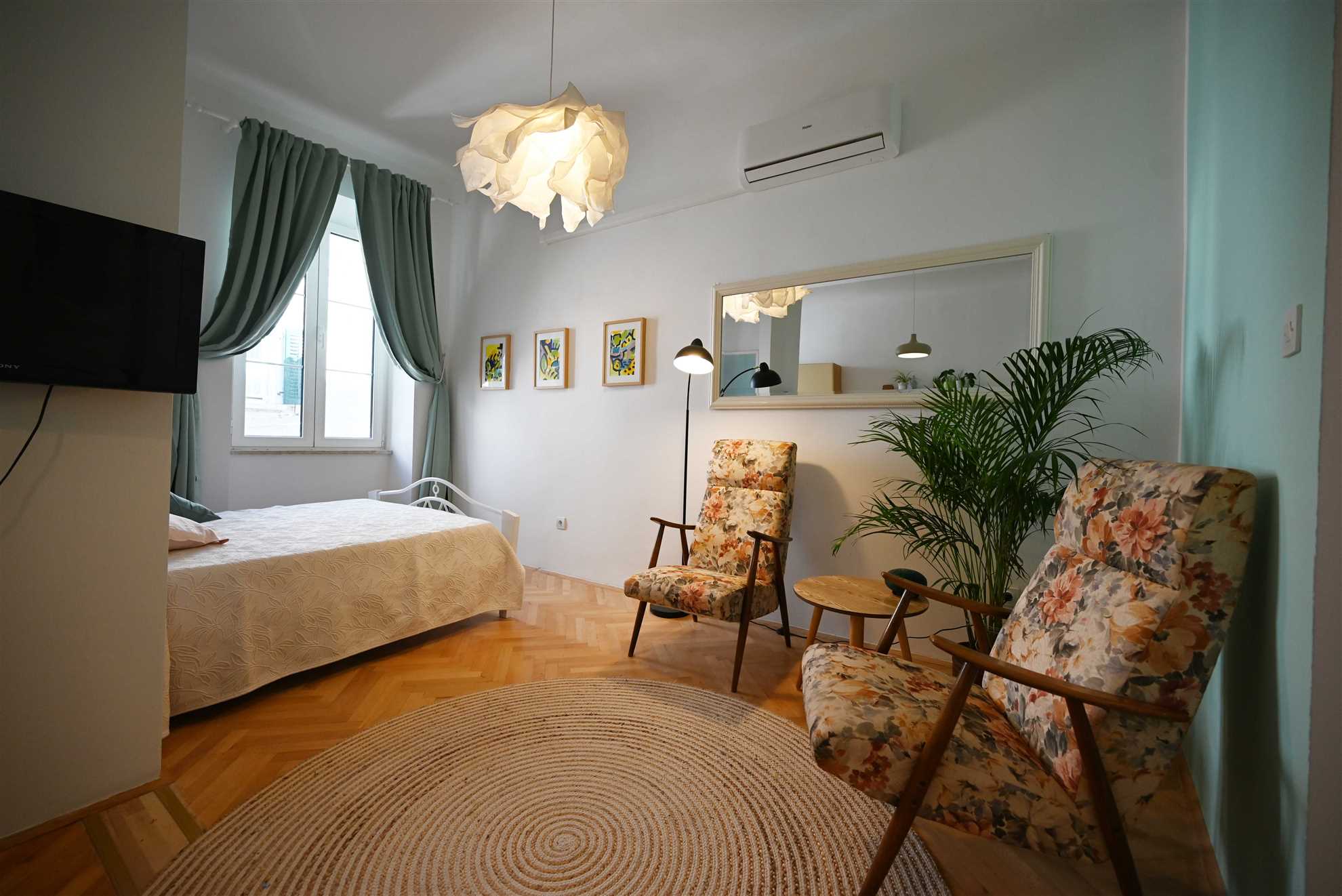 Carera Studio in City Center