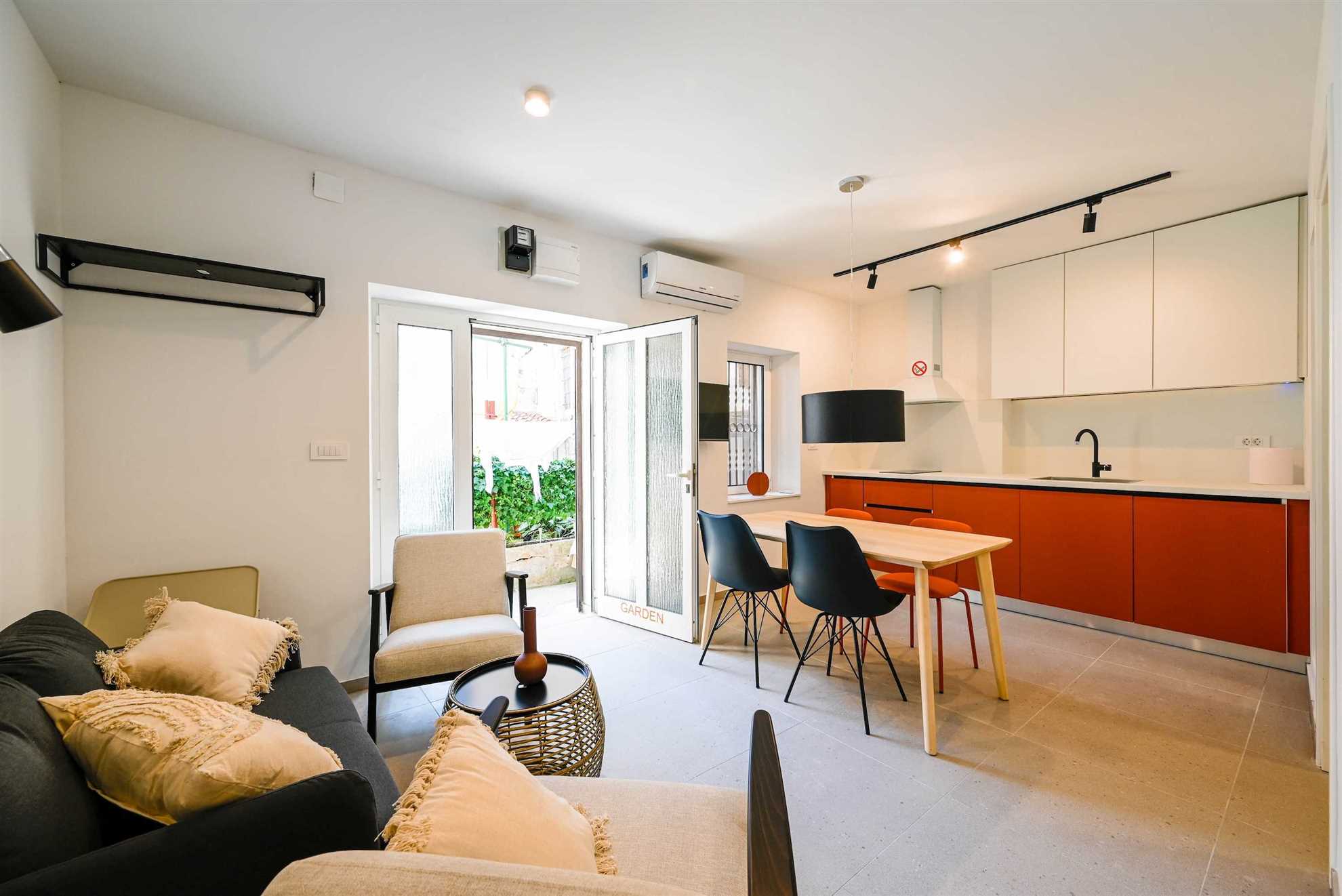 House Grisia 33 Garden