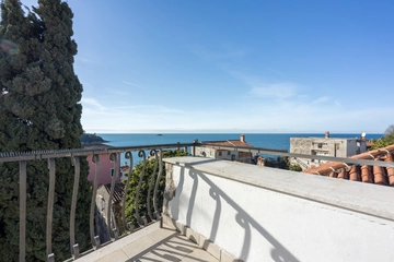 Rovinj Sea View 1-Bedroom Apartment with Balcony