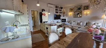 2-Bedroom Apartment in Rovinj for 4 Guests