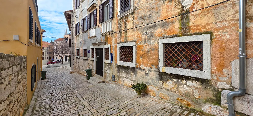 2-Bedroom Apartment in Rovinj for 4 Guests