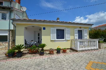 Rovinj 2-Bedroom Apartment with Shared Terrace