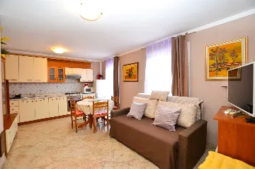 Rovinj 2-Bedroom Apartment with Shared Terrace