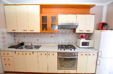 Rovinj 2-Bedroom Apartment with Shared Terrace