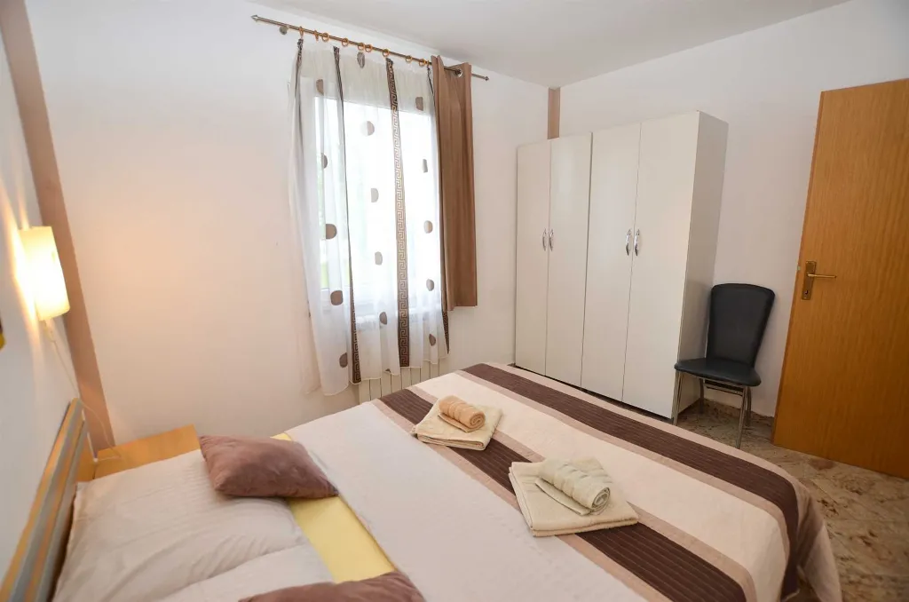 Rovinj 2-Bedroom Apartment with Shared Terrace
