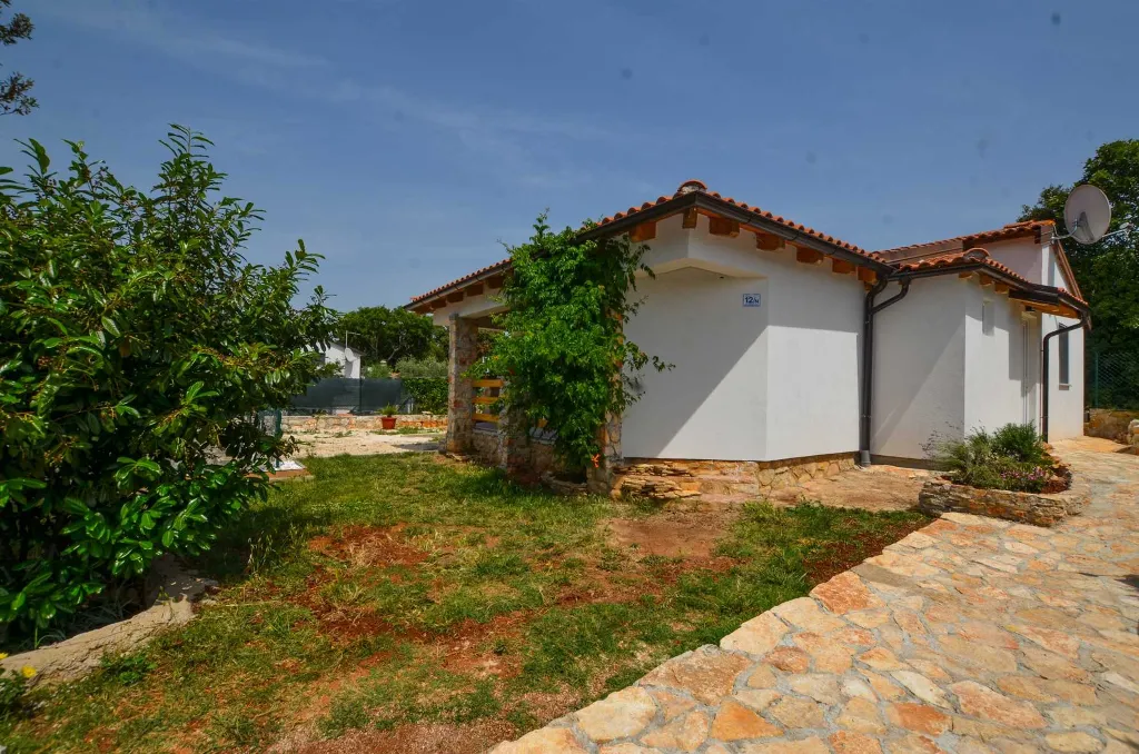 Holiday House with Pool in Rovinj (4–5 Guests)