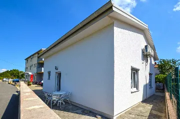 Two-Bedroom Apartment in Rovinj with Shared Pool