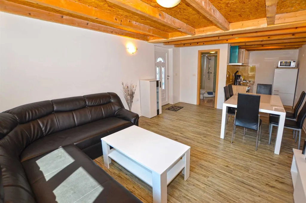 Two-Bedroom Apartment in Rovinj with Shared Pool