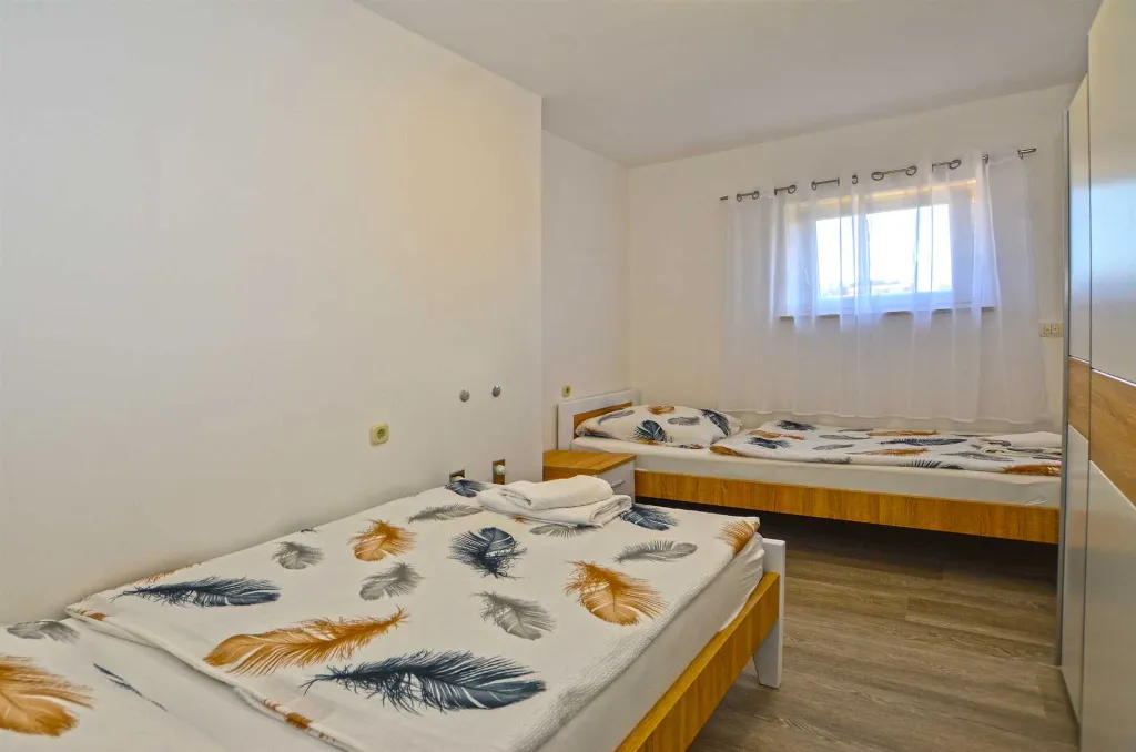 Rovinj 2-Bedroom Apartment with Balcony (Up to 6)