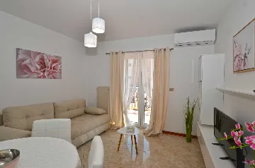 Rovinj 1-Bedroom Apartment with Parking for 3