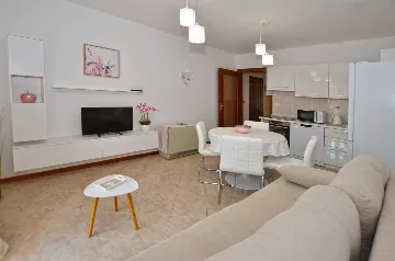 Rovinj 1-Bedroom Apartment with Parking for 3
