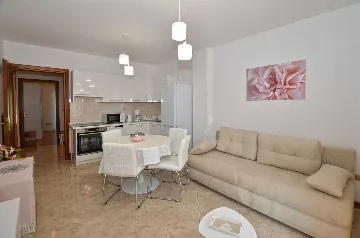 Rovinj 1-Bedroom Apartment with Parking for 3