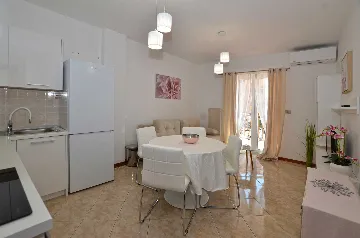Rovinj 1-Bedroom Apartment with Parking for 3