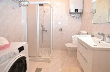 Rovinj 1-Bedroom Apartment with Parking for 3