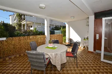 Two-Bedroom Apartment for 4 in Rovinj
