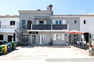 Rovinj 2-Bedroom Apartment for Up to 4 Guests