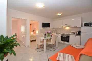 Rovinj 2-Bedroom Apartment for Up to 4 Guests