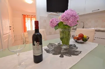 Rovinj 2-Bedroom Apartment for Up to 4 Guests