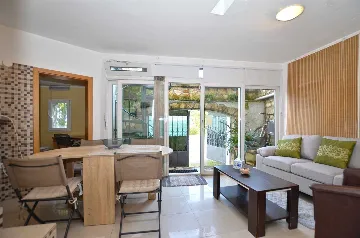 Apartment in Rovinj with 2 Bedrooms (Up to 4)