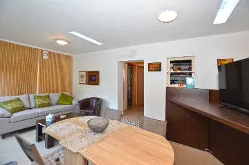 Apartment in Rovinj with 2 Bedrooms (Up to 4)