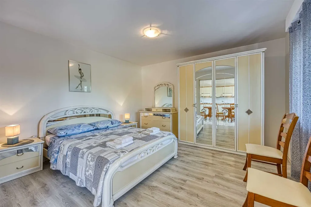 Rovinj 3-Bedroom Apartment for Up to 6 Guests