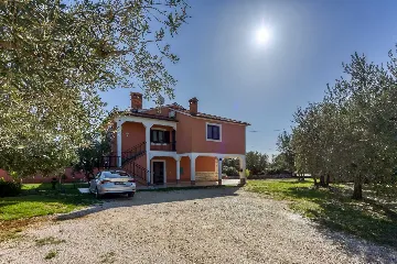 Rovinj 3-Bedroom Apartment for Up to 6 Guests