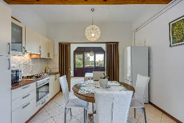 2-Bedroom Apartment in Rovinj for 4 Guests