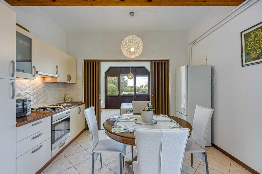 2-Bedroom Apartment in Rovinj for 4 Guests