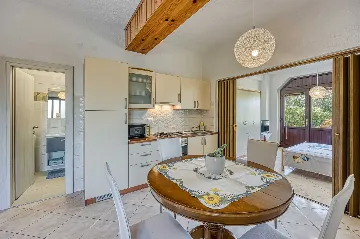 2-Bedroom Apartment in Rovinj for 4 Guests