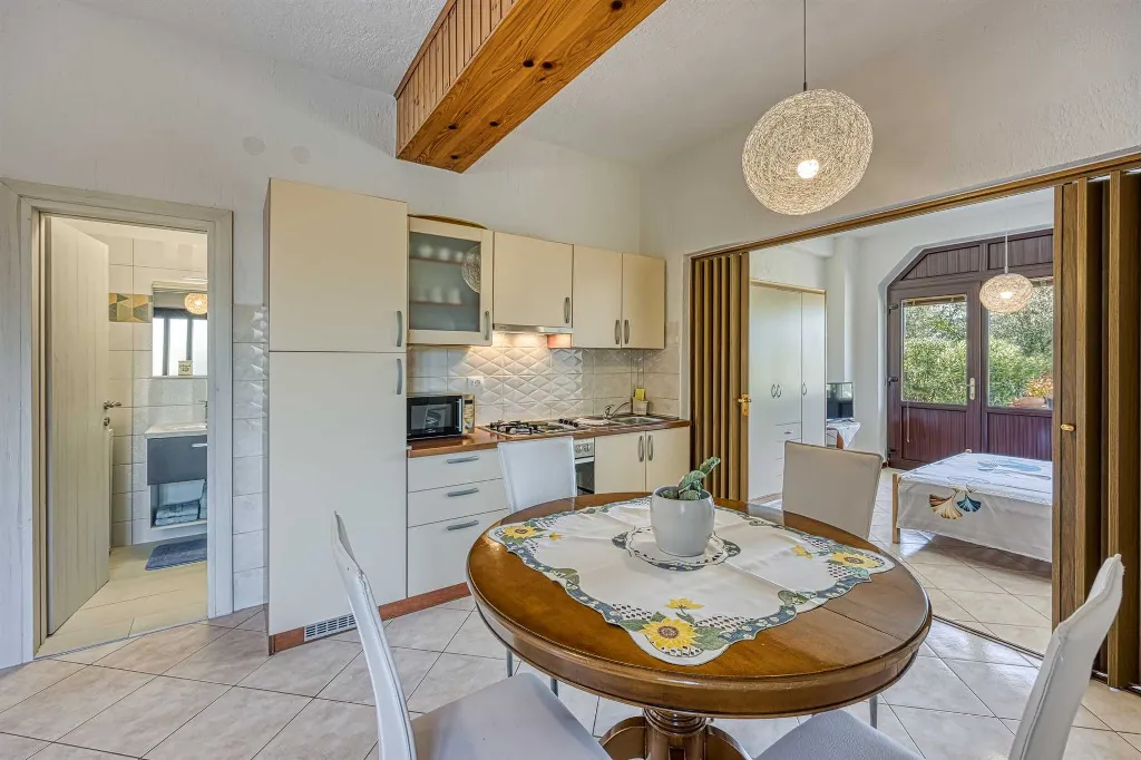 2-Bedroom Apartment in Rovinj for 4 Guests
