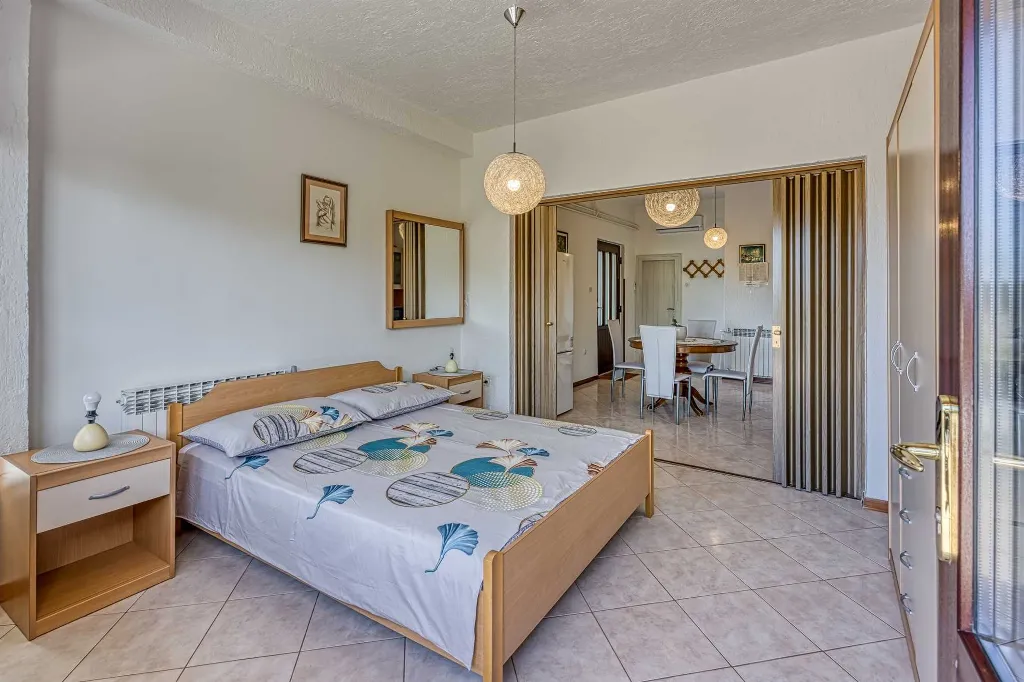 2-Bedroom Apartment in Rovinj for 4 Guests