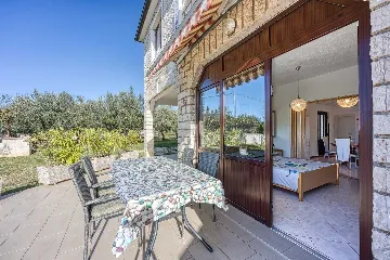 2-Bedroom Apartment in Rovinj for 4 Guests