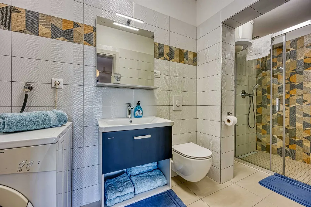 2-Bedroom Apartment in Rovinj for 4 Guests