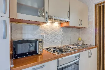 2-Bedroom Apartment in Rovinj for 4 Guests