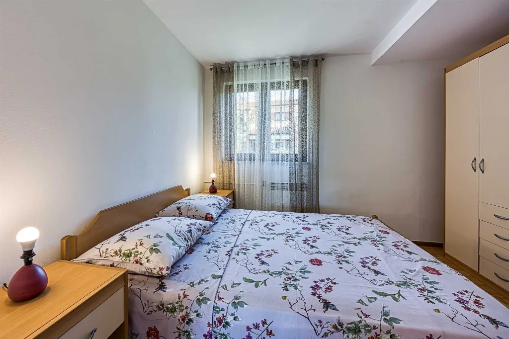 2-Bedroom Apartment in Rovinj for 4 Guests