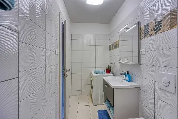 2-Bedroom Apartment in Rovinj for 4 Guests